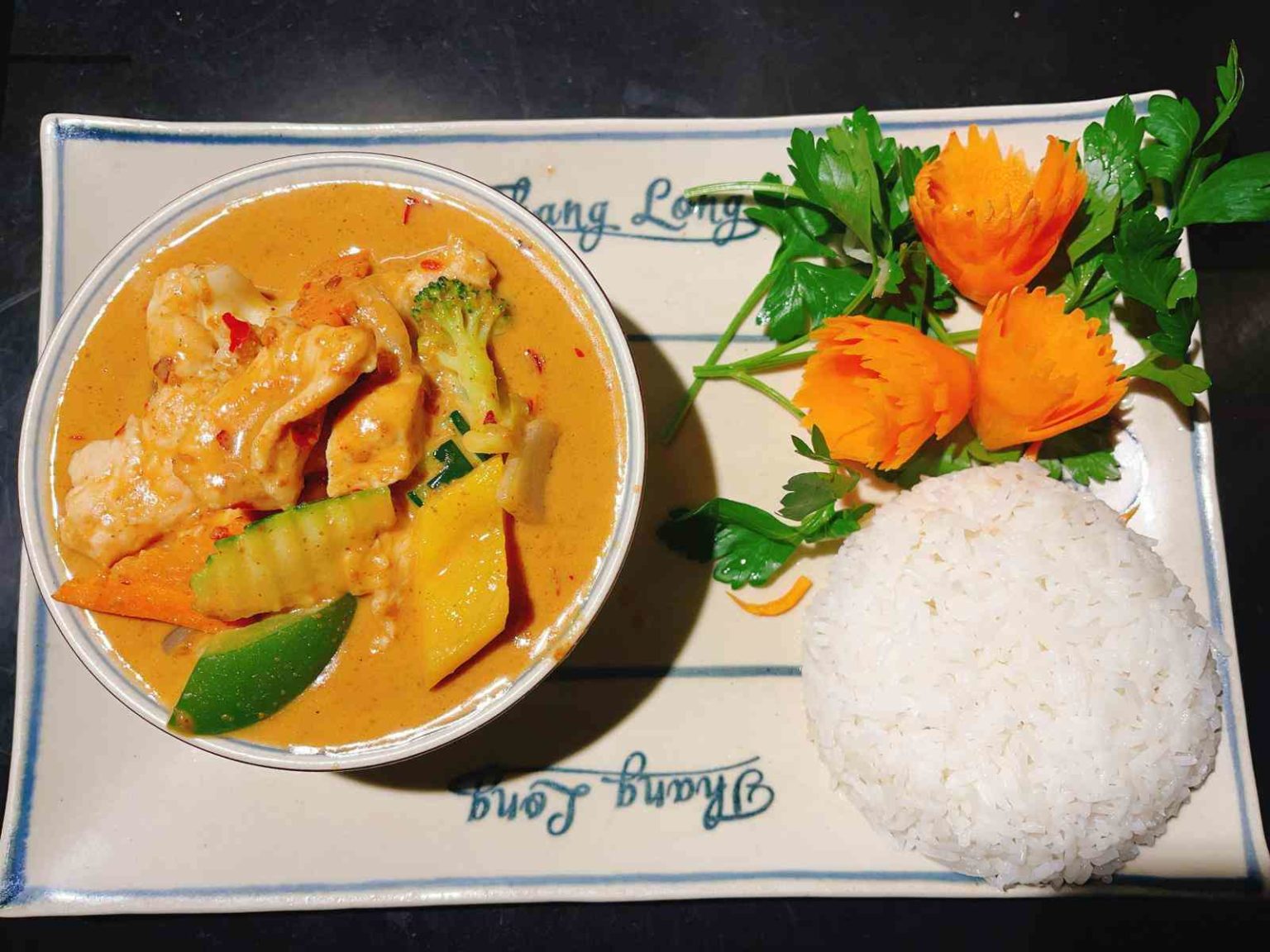 Thang Long Restaurant Asiatische Spezialitäten und Sushi Bar in